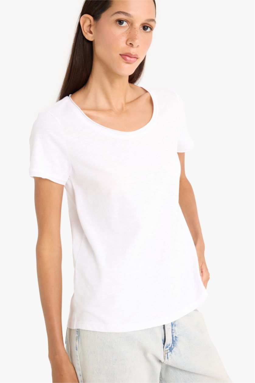 Woman White Regular Fit Round Collar Basic White T-Shirt