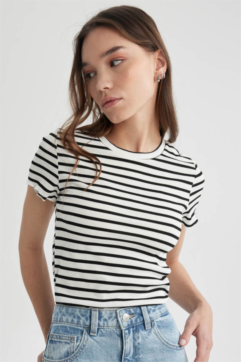 Women White Slim Fit Camisole Short Sleeve T-Shirt