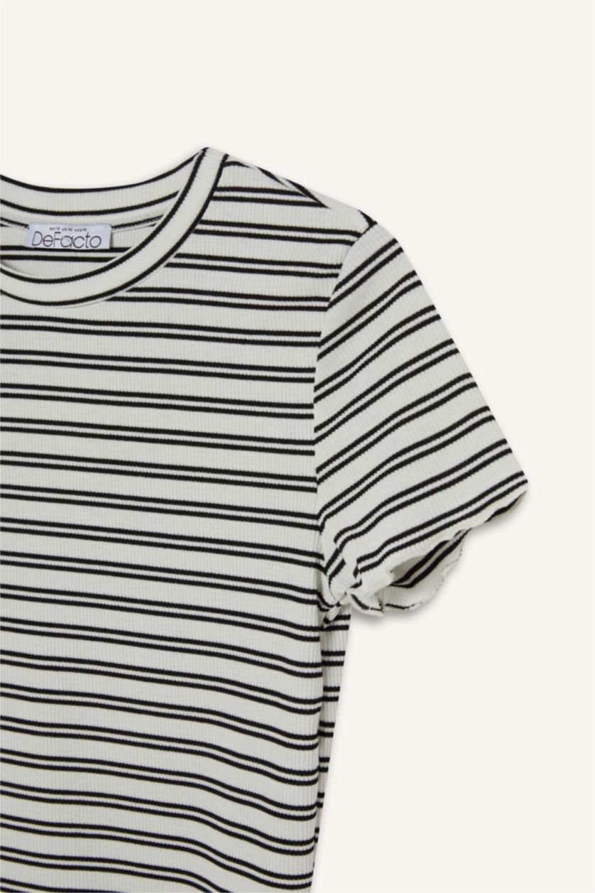WOMAN White Slim Fit Camisole Short Sleeve T-Shirt