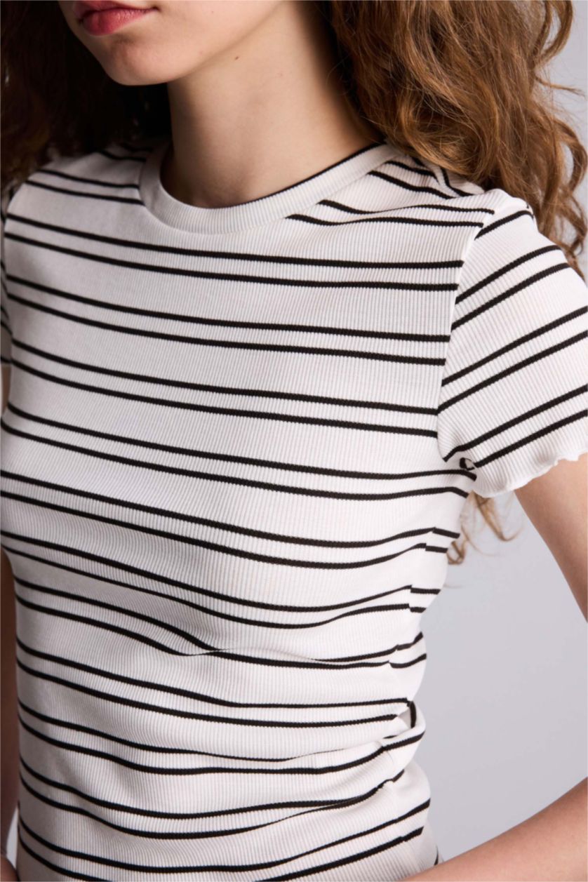 Woman White تيشيرت مخطط مضلع مخصر سليم فيت