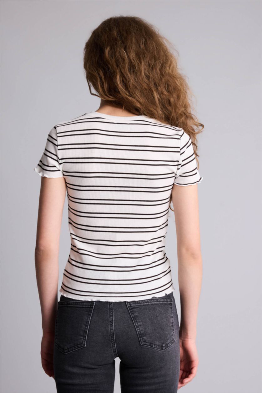 Woman White تيشيرت مخطط مضلع مخصر سليم فيت