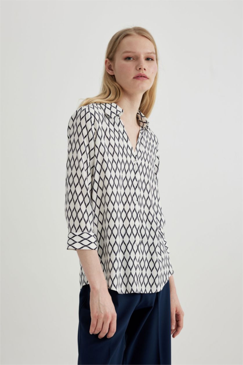 نساء كحلي قميص ردن طويل منقوش قصة عادية