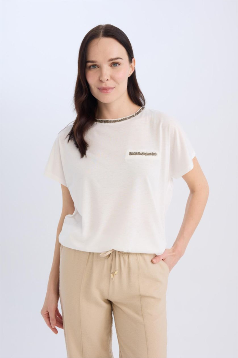 Kadın Ekru 	Bisiklet Yaka Baskılı Kısa Kollu Tişört