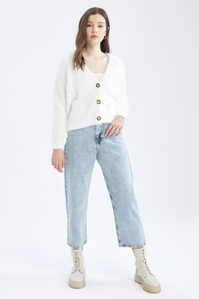 نساء بيج فاتح جاكيت قطيفة اوفر سايز بياقة V