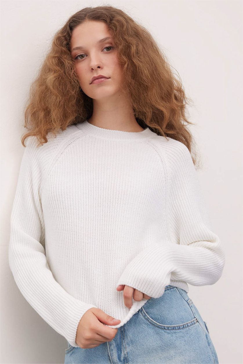 Kadın Ekru Regular Fit Bisiklet Yaka Basic Düz Triko Kazak