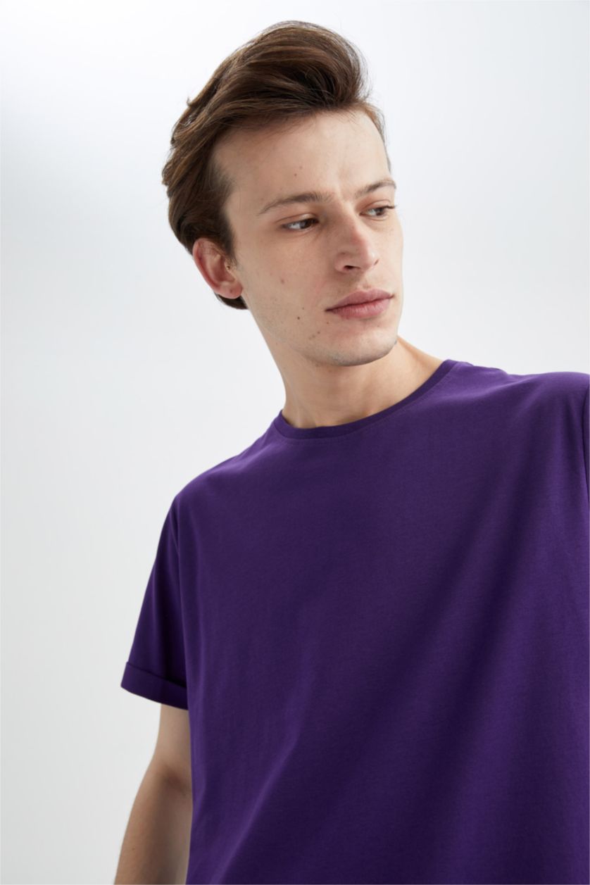 HOMME Violet T-shirt basique à manches courtes et col rond coupe longue