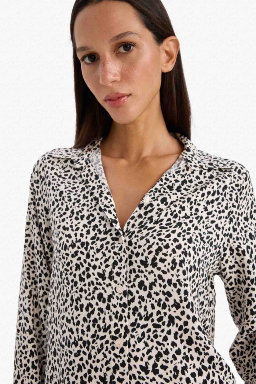 Әйелдерге экру қалыпты пішім басып шығарылған Ұзын жеңді көйлек