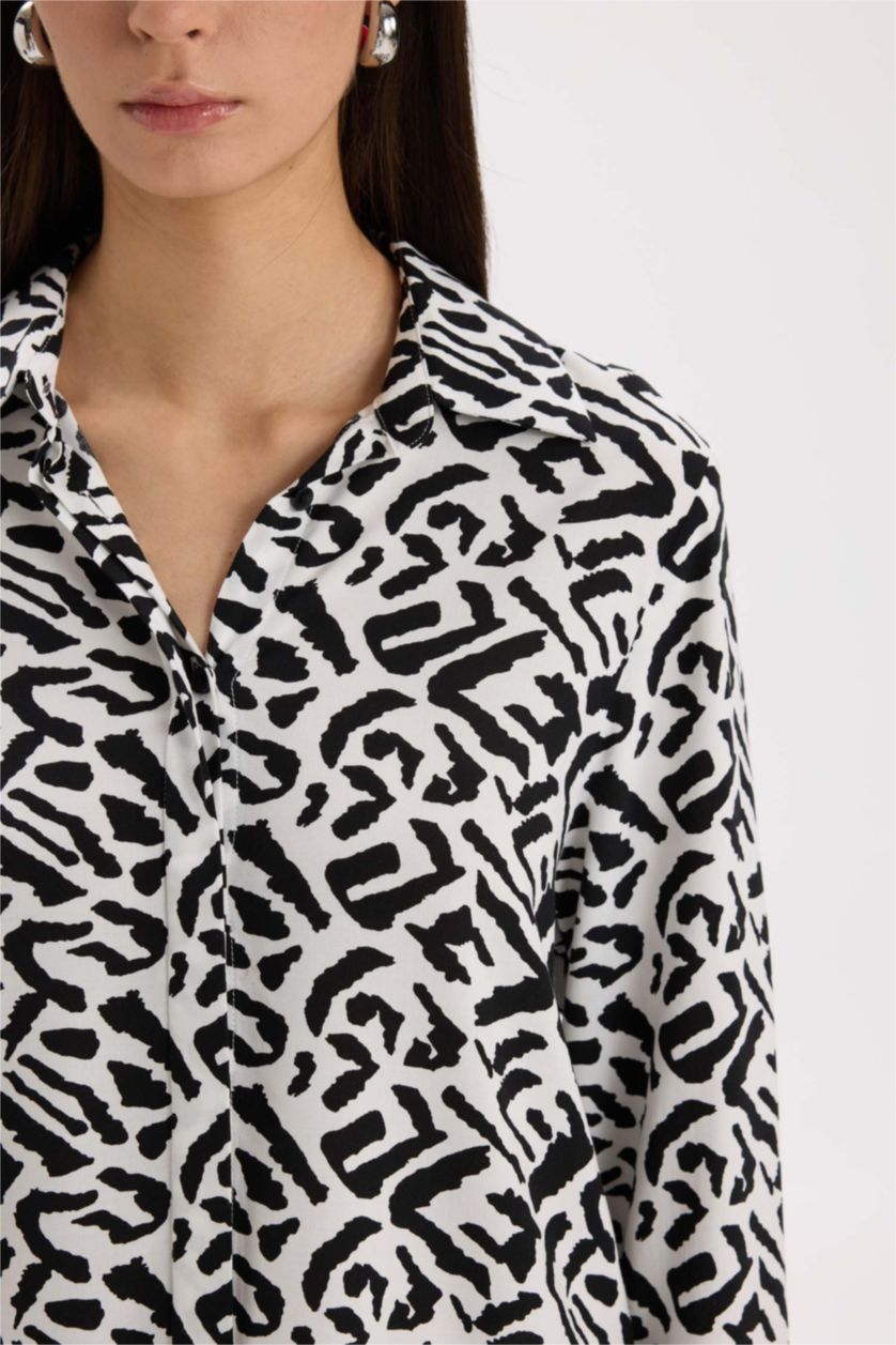 نساء كحلي قميص ردن طويل قصة عادية