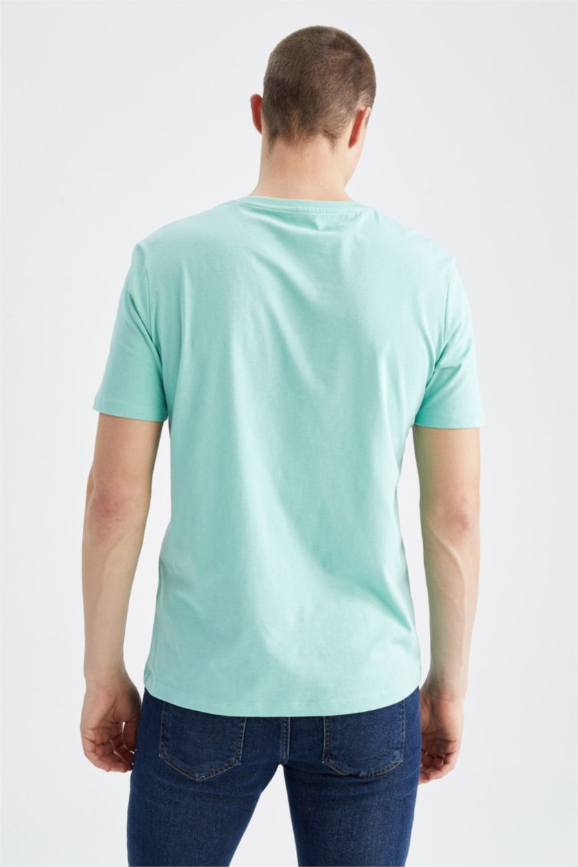 رجال فيروزي تي شيرت أساسي بياقة مستديرة وقصة عادية