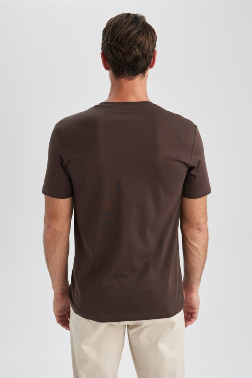 رجالي بني Regular Fit Short Sleeve T-Shirt