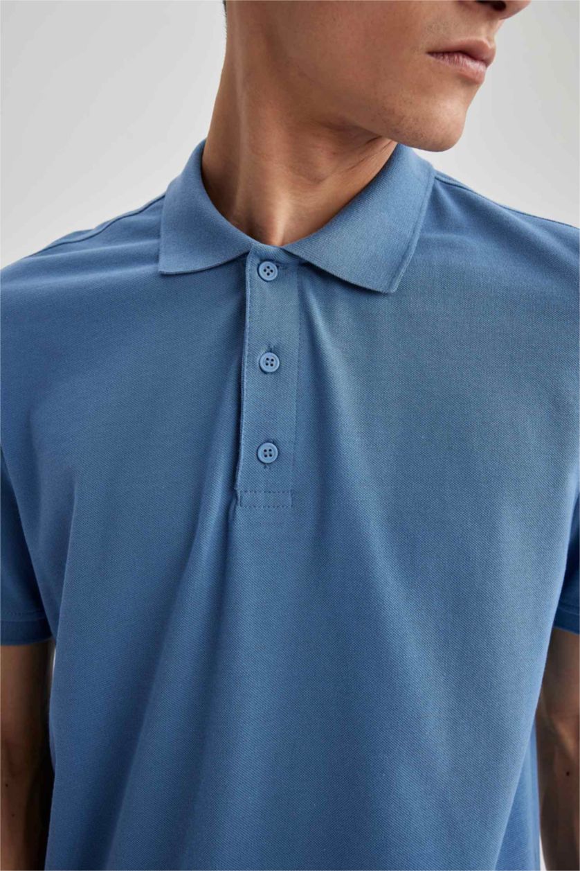 رجال نيلي فاتح تي شيرت بولو بقصة عادية