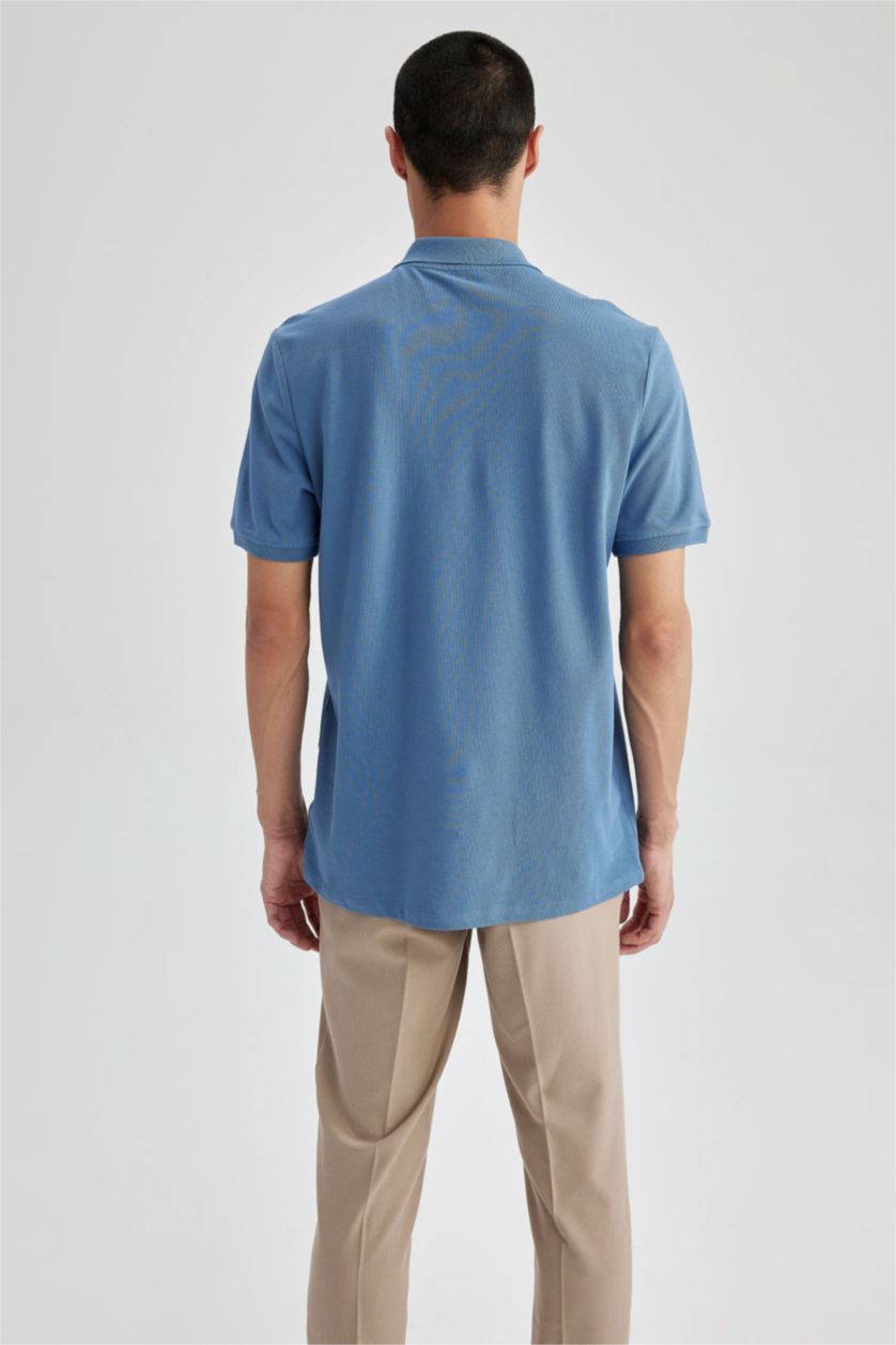 رجال نيلي فاتح تي شيرت بولو بقصة عادية