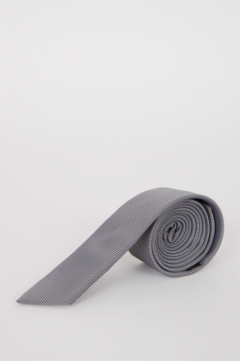 رجال رمادي ربطة عنق