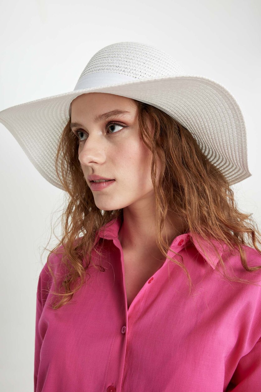 Woman White شفقة قش نسائي