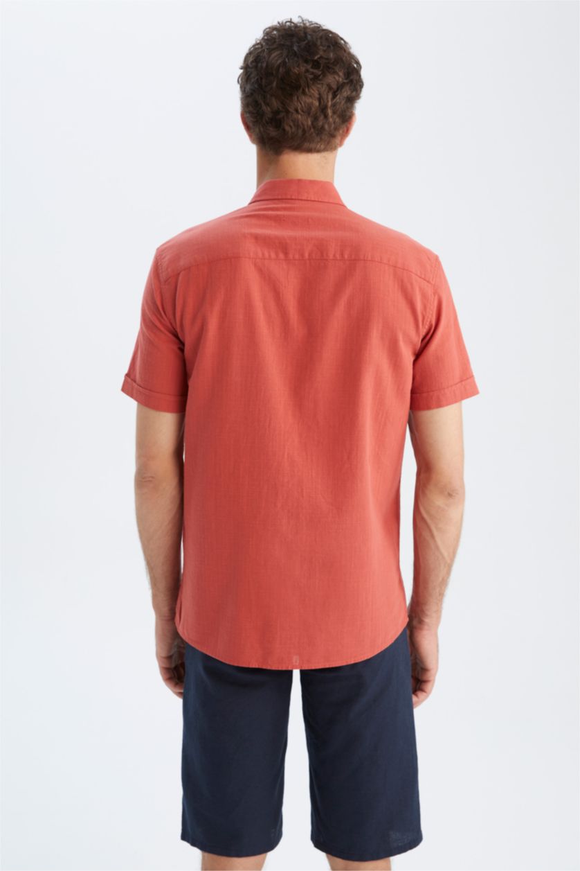 رجالي اللون الطوبي قميص بقصة عادية وأكمام قصيرة بياقة بولو