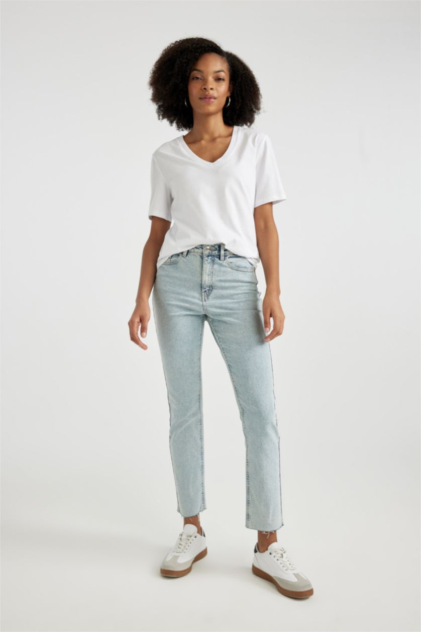 Woman White Regular Fit V Neck Cotton Basic Short Sleeve T-Shirt