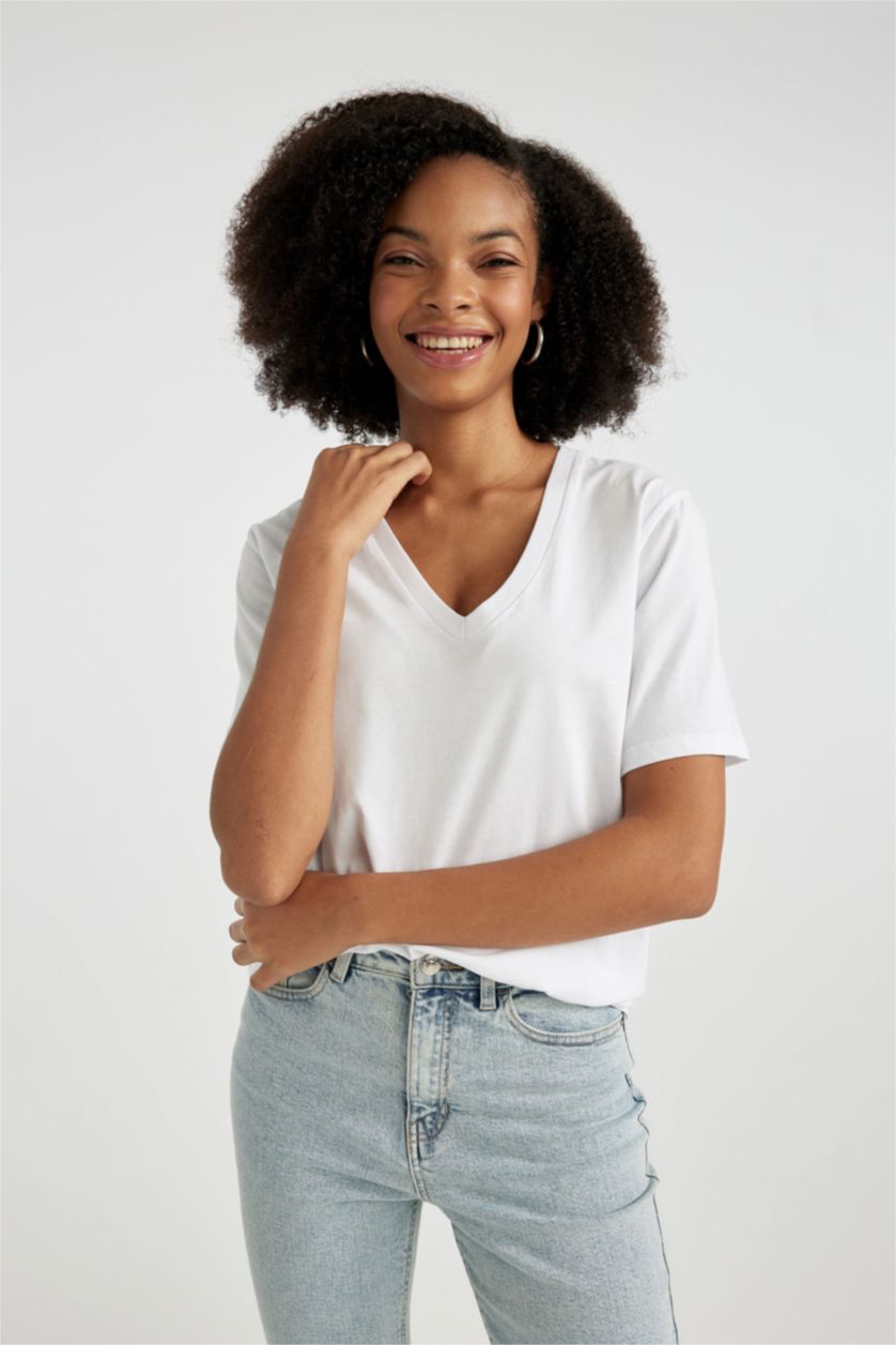 Woman White Regular Fit V Neck Cotton Basic Short Sleeve T-Shirt