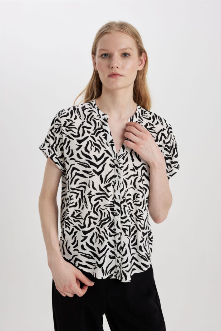 FEMME Blanc Regular Fit Short Sleeve Shirt