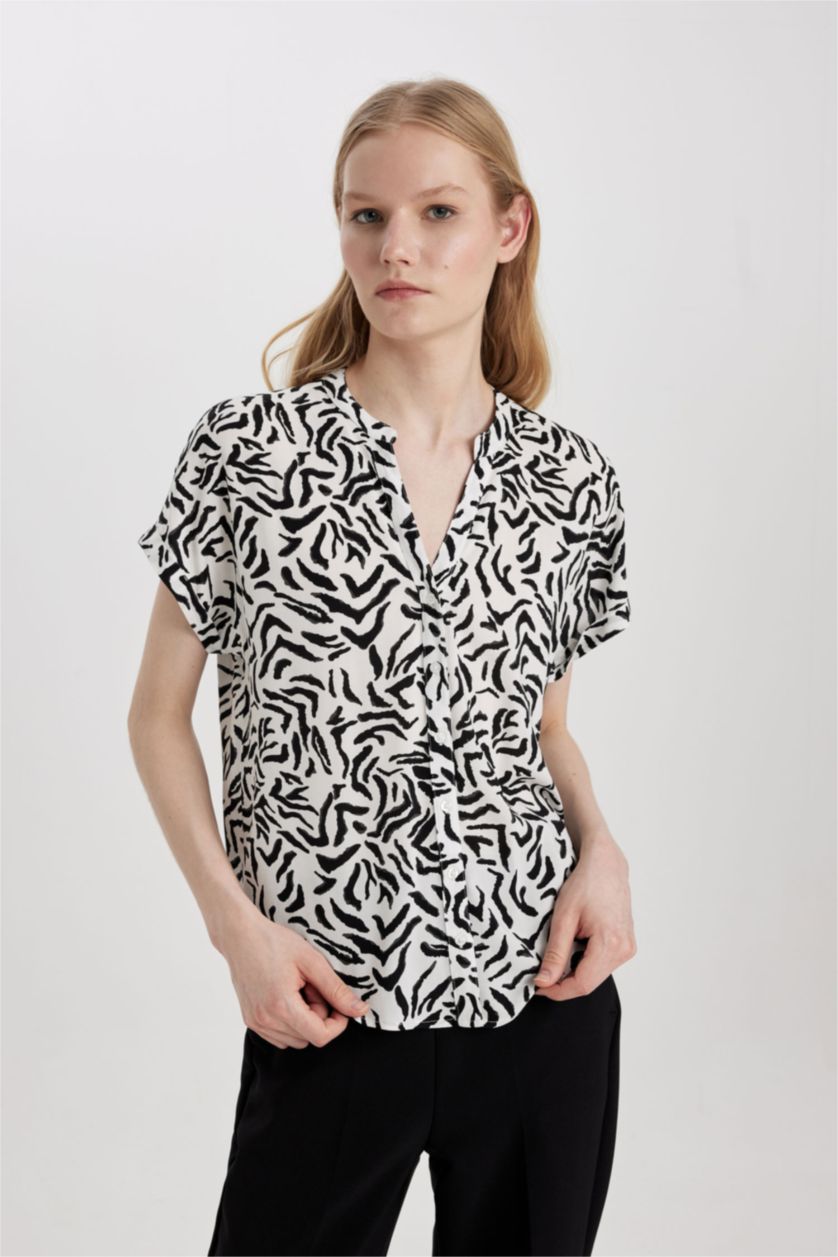 FEMME Blanc Regular Fit Short Sleeve Shirt