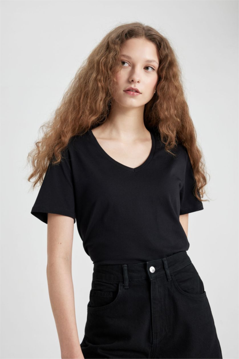 Woman Black Regular Fit Short Sleeve Maternity T-Shirt