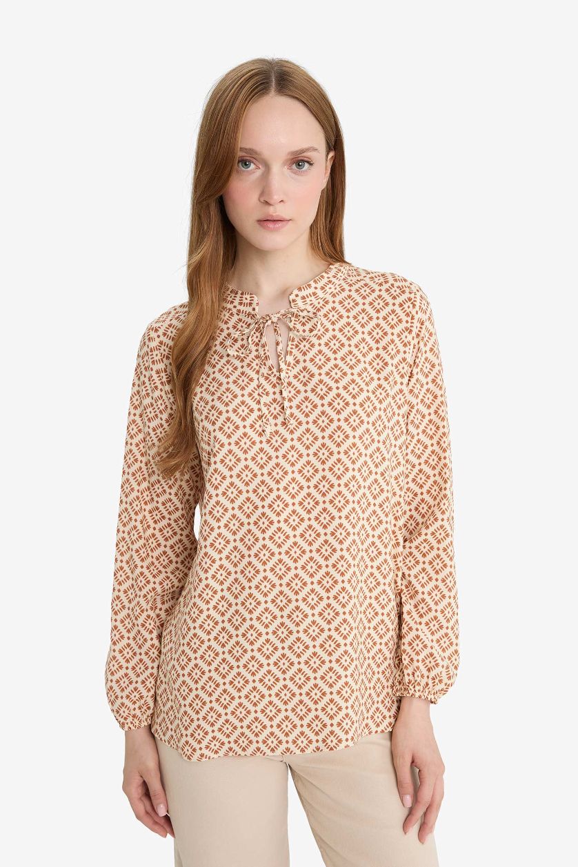 Woman Light Rose Regular Fit Crew Neck Printed Long Sleeve Blouse