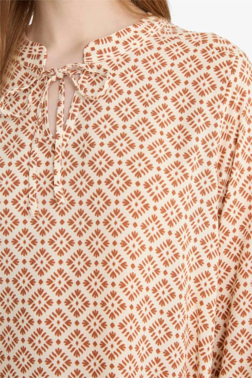 Woman Light Rose Regular Fit Crew Neck Printed Long Sleeve Blouse