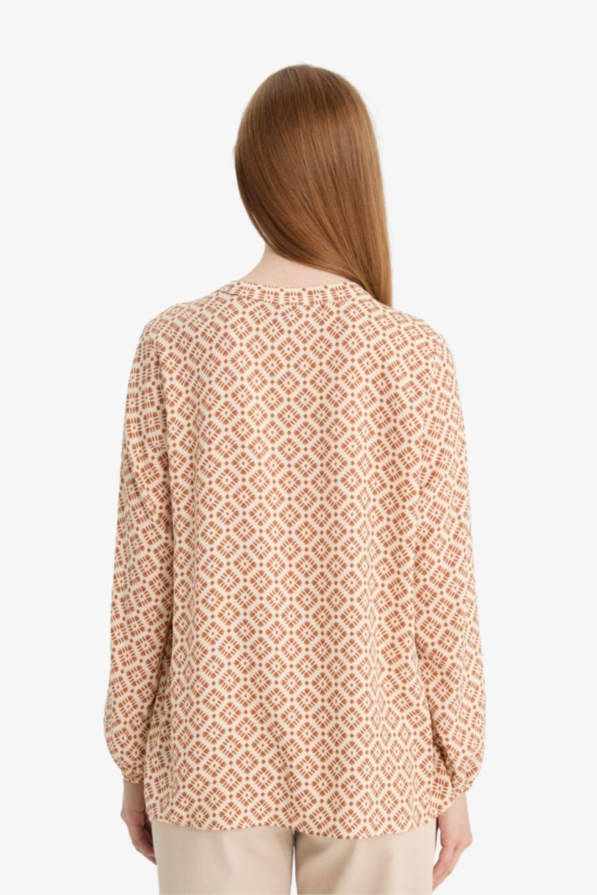 Woman Light Rose Regular Fit Crew Neck Printed Long Sleeve Blouse