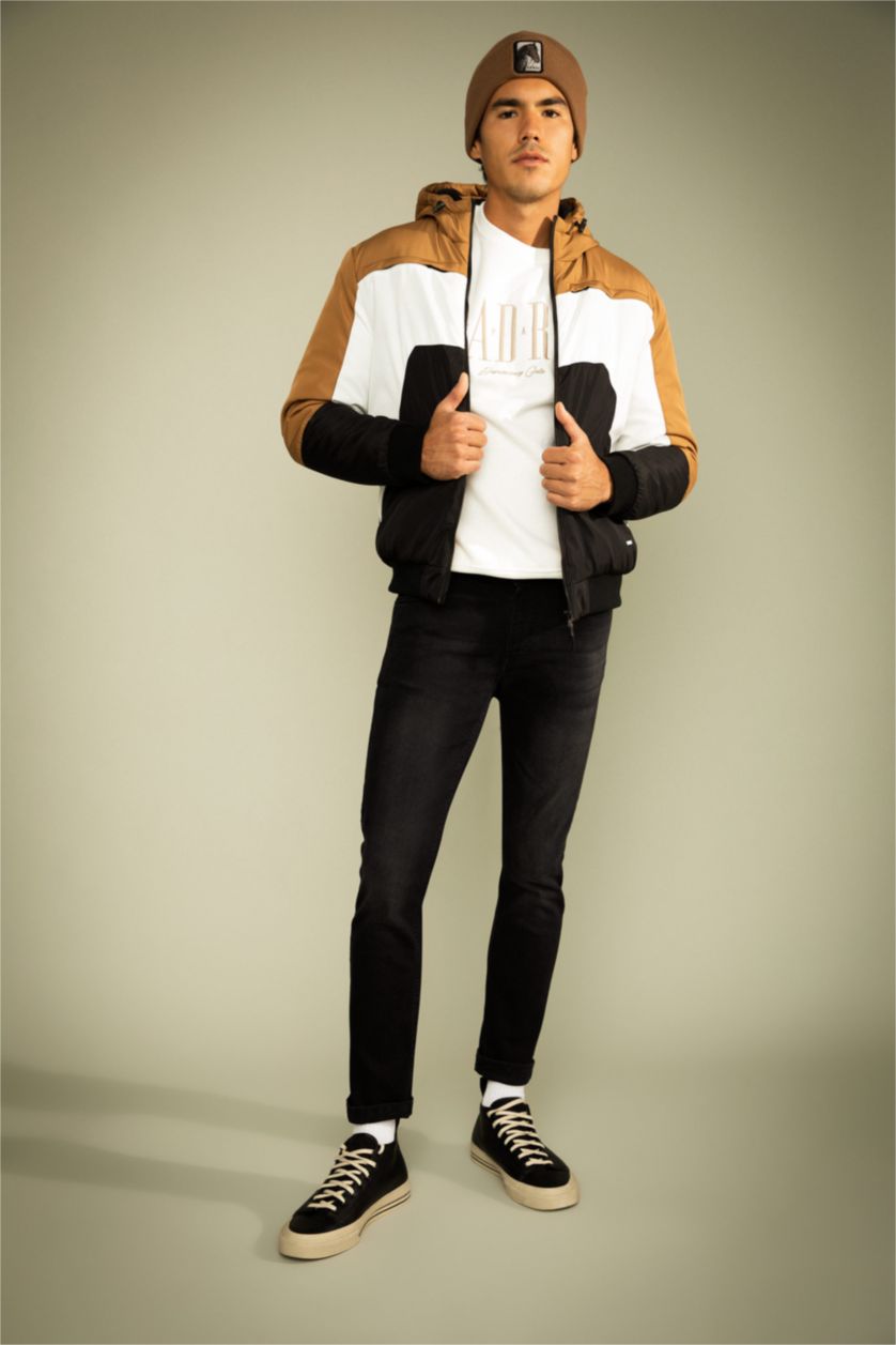 Erkek Camel Slim Fit Dar Kesim Renk Bloklu Astarlı Kapüşonlu Fermuarlı Cepli Şişme Mont