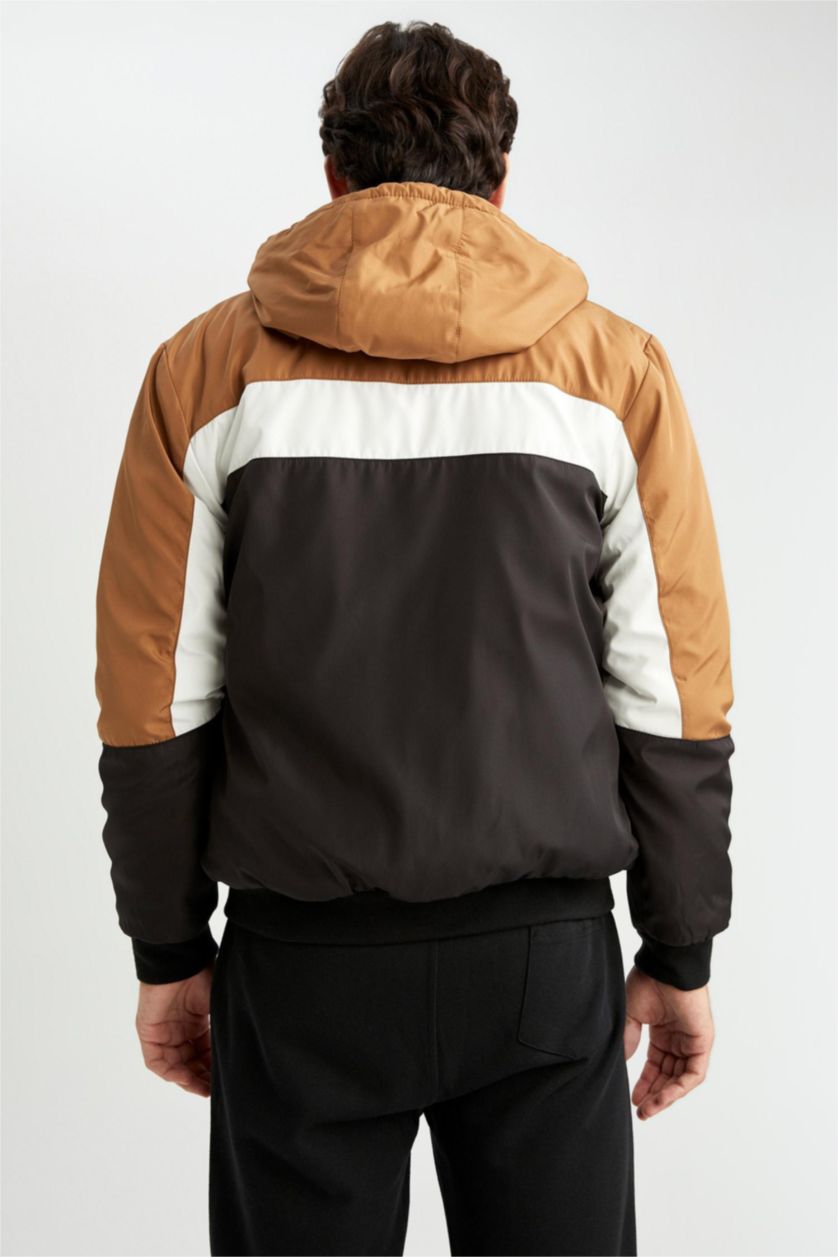 Erkek Camel Slim Fit Dar Kesim Renk Bloklu Astarlı Kapüşonlu Fermuarlı Cepli Şişme Mont