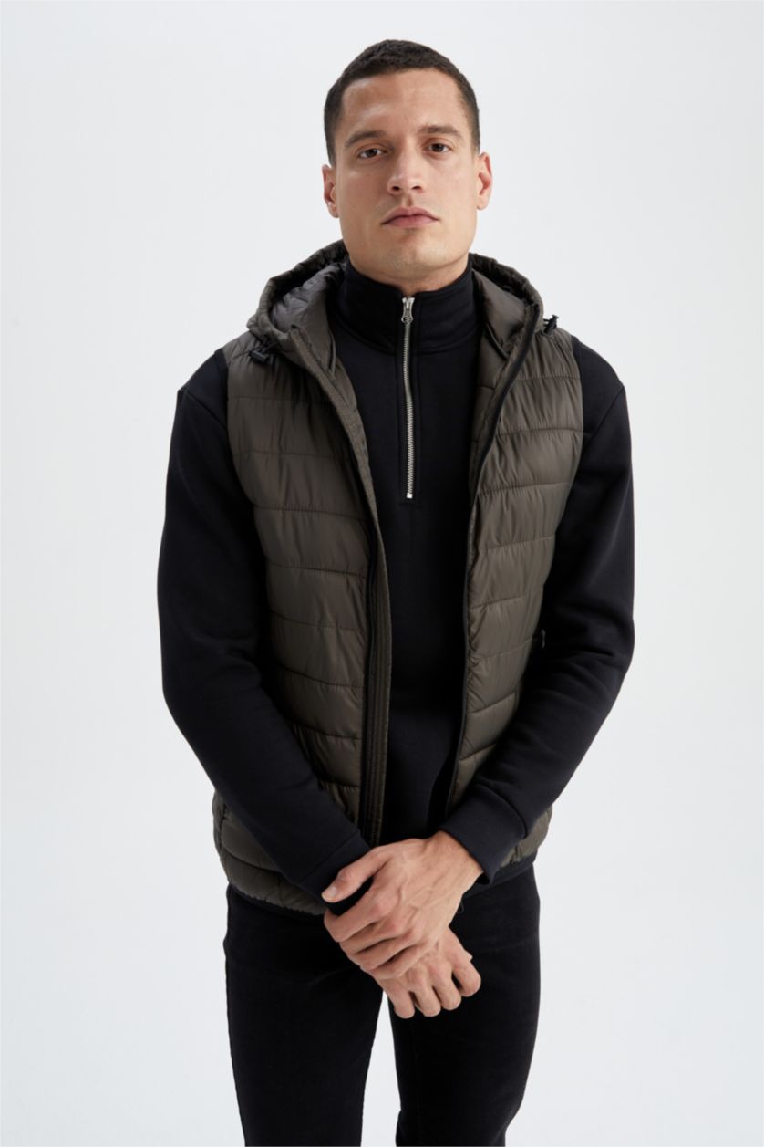Erkek Haki Hafif Şişme Yelek Su İtici Slim Fit Dar Kesim Kapüşonlu Fermuarlı Cepli Mevsimlik