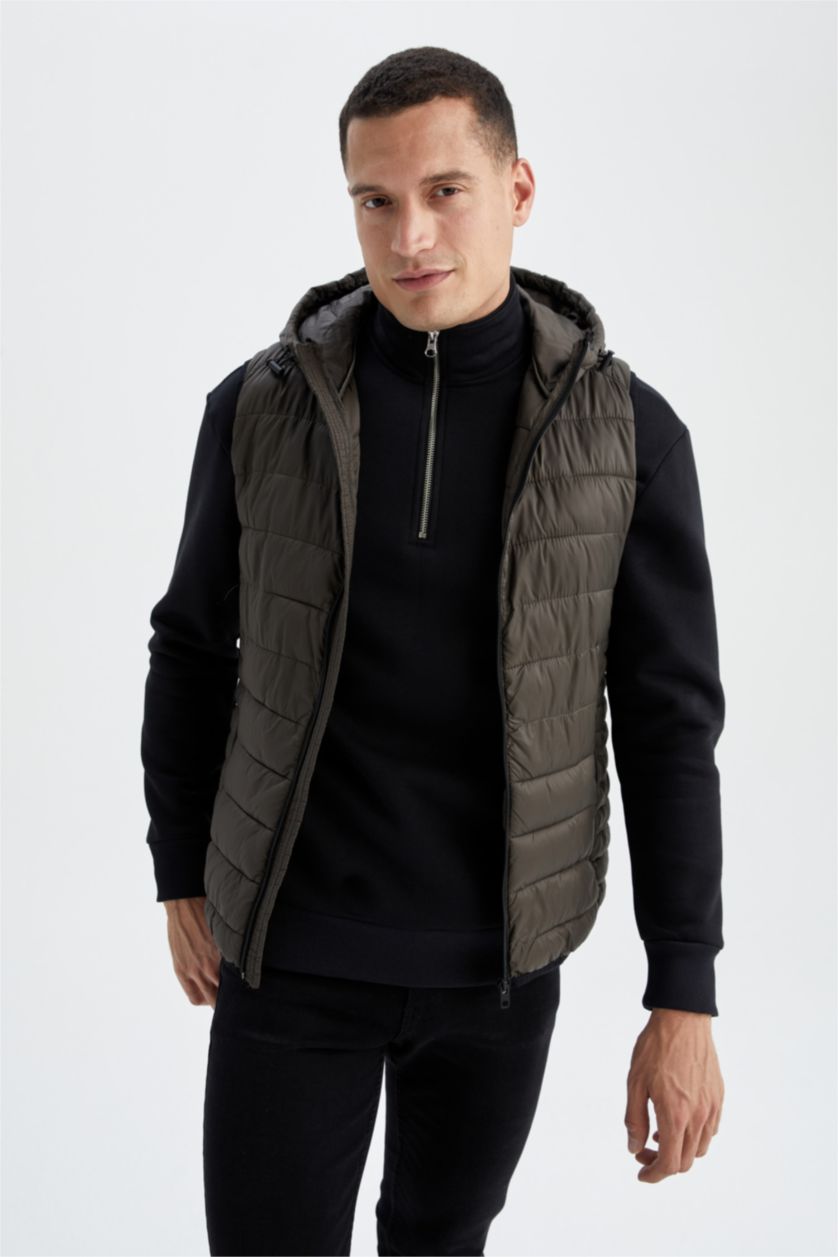 Erkek Haki Hafif Şişme Yelek Su İtici Slim Fit Dar Kesim Kapüşonlu Fermuarlı Cepli Mevsimlik