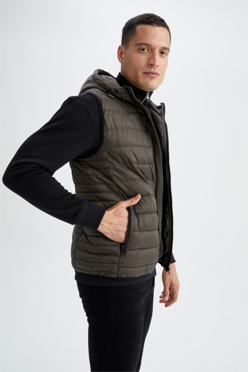 Erkek Haki Hafif Şişme Yelek Su İtici Slim Fit Dar Kesim Kapüşonlu Fermuarlı Cepli Mevsimlik