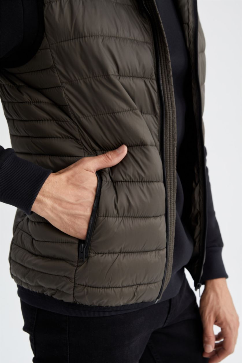 Erkek Haki Hafif Şişme Yelek Su İtici Slim Fit Dar Kesim Kapüşonlu Fermuarlı Cepli Mevsimlik