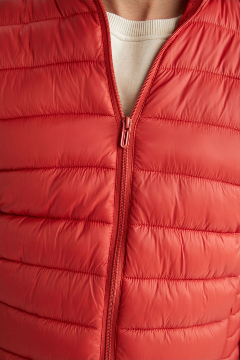 Erkek Koyu Turuncu Su İtici Slim Fit Dar Kesim İç Cep Detaylı Kapüşonlu Fermuarlı Cepli Şişme Mont