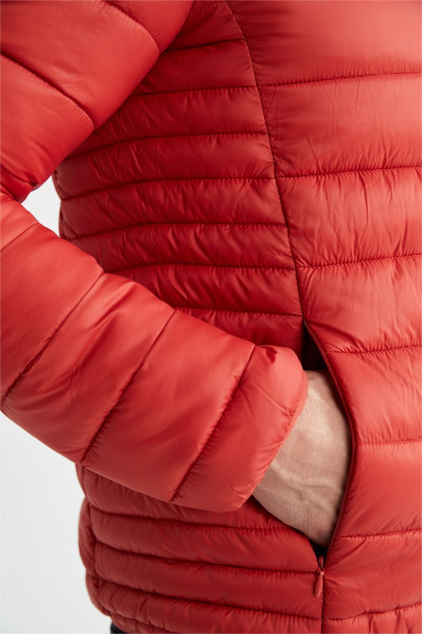 Erkek Koyu Turuncu Su İtici Slim Fit Dar Kesim İç Cep Detaylı Kapüşonlu Fermuarlı Cepli Şişme Mont