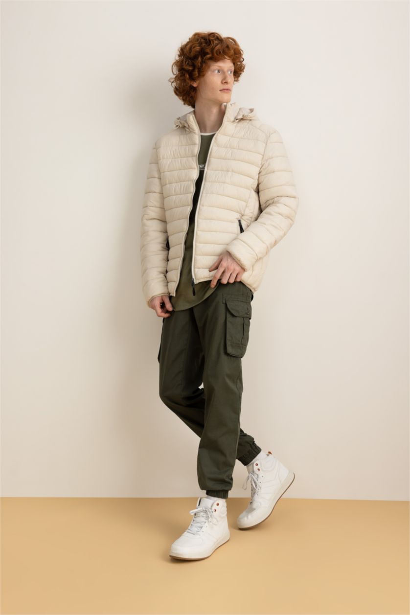 Erkek Taş Su İtici Hafif Şişme Mont Slim Fit Dar Kesim Kapüşonlu Fermuarlı Cepli Mevsimlik