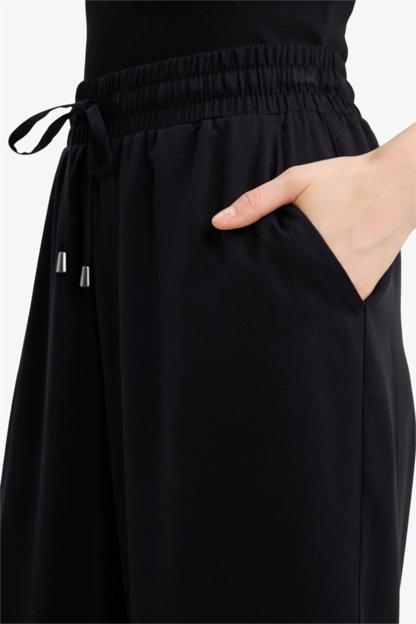 Әйелдерге қара Капри