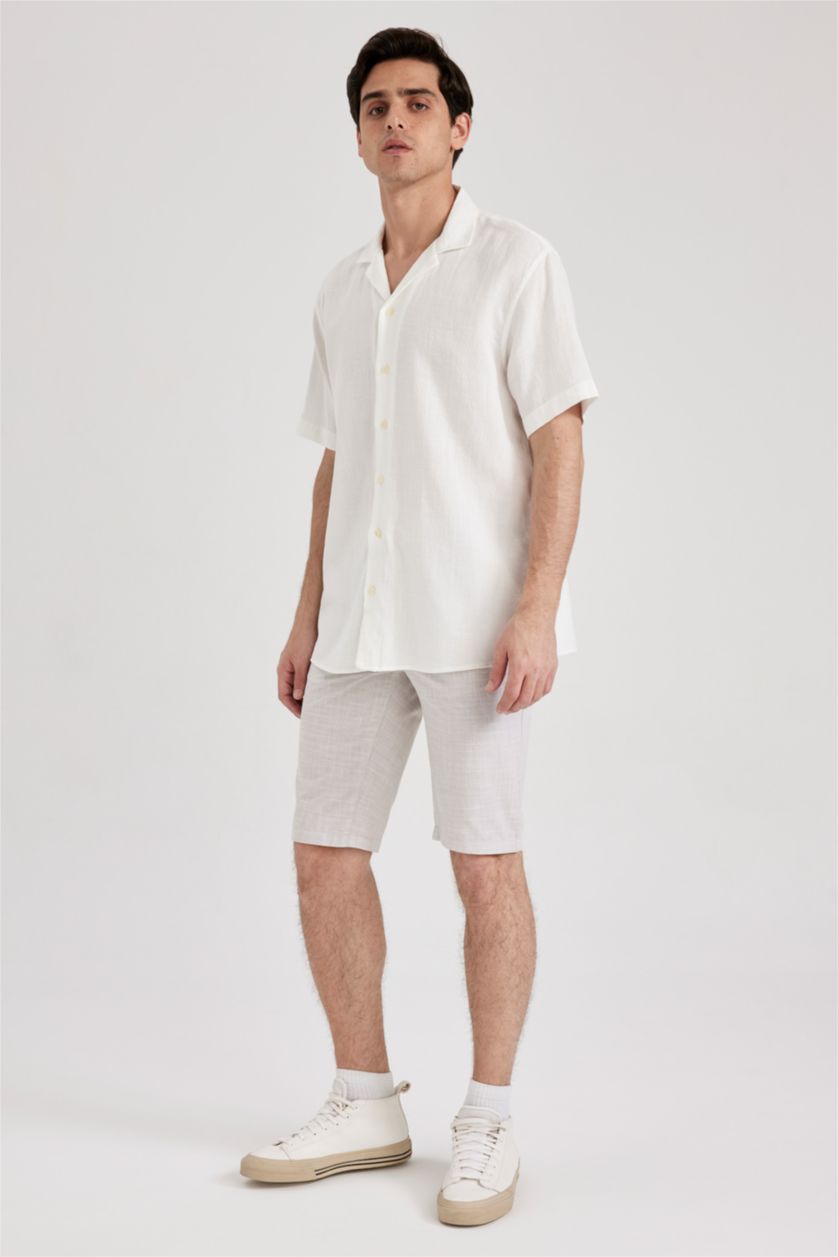 Мужчины Песочный Бермуды стандартного кроя из льна для мужчин