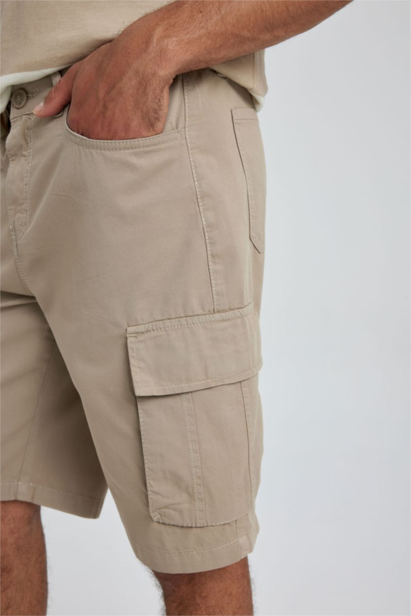 Мужчины Слоновая кость Бермуды карго стандартного кроя