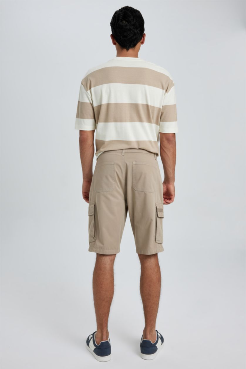 Мужчины Слоновая кость Бермуды карго стандартного кроя