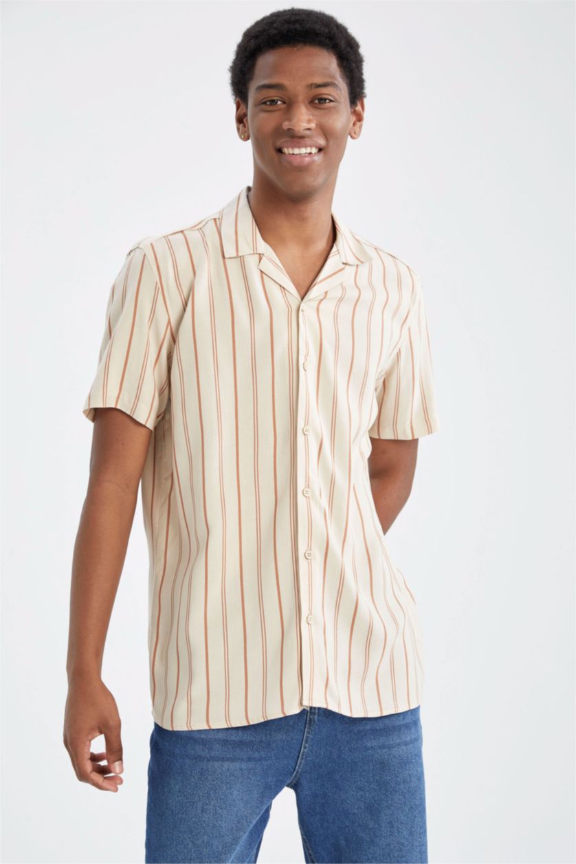 HOMME Orange Chemise à manches courtes à motifs en viscose à coupe standard