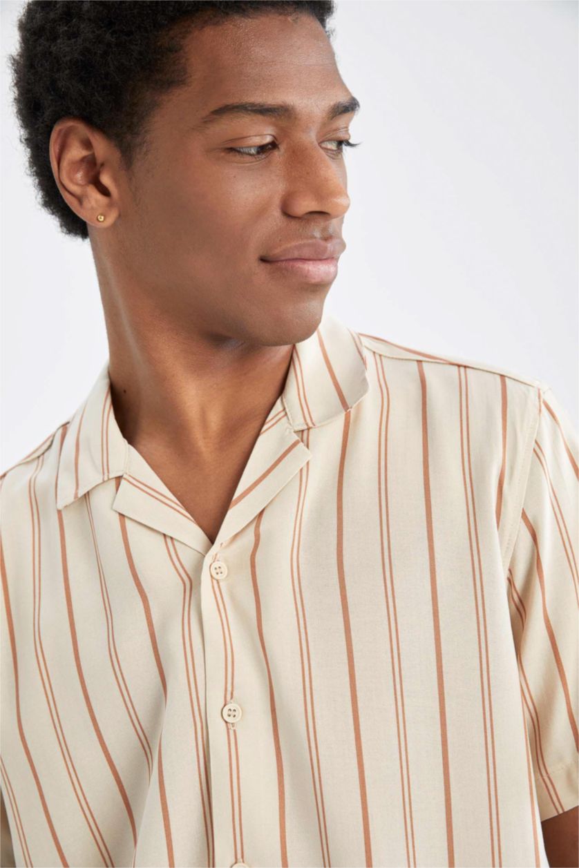 HOMME Orange Chemise à manches courtes à motifs en viscose à coupe standard