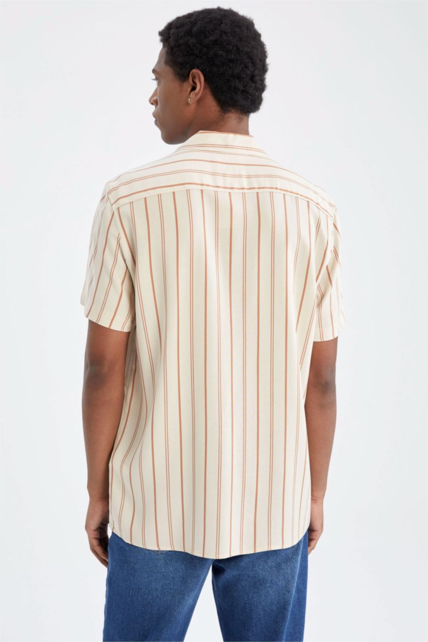 HOMME Orange Chemise à manches courtes à motifs en viscose à coupe standard