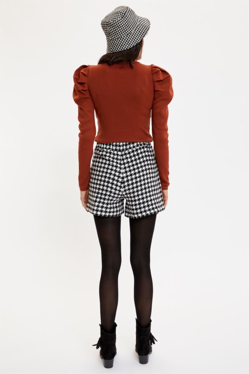 Kadın Siyah Regular Fıt Şort