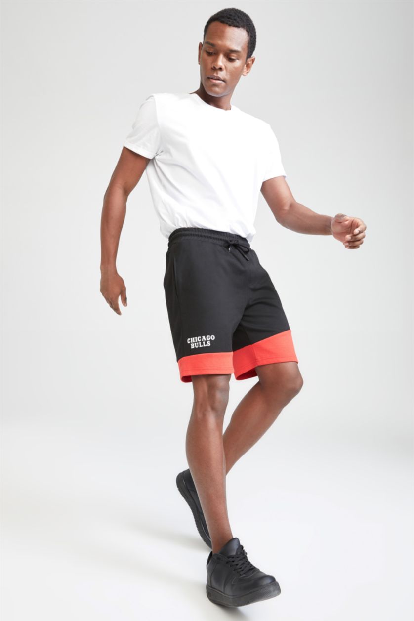 HOMME Noir Defacto Fit Short sous licence NBA Chicago Bulls