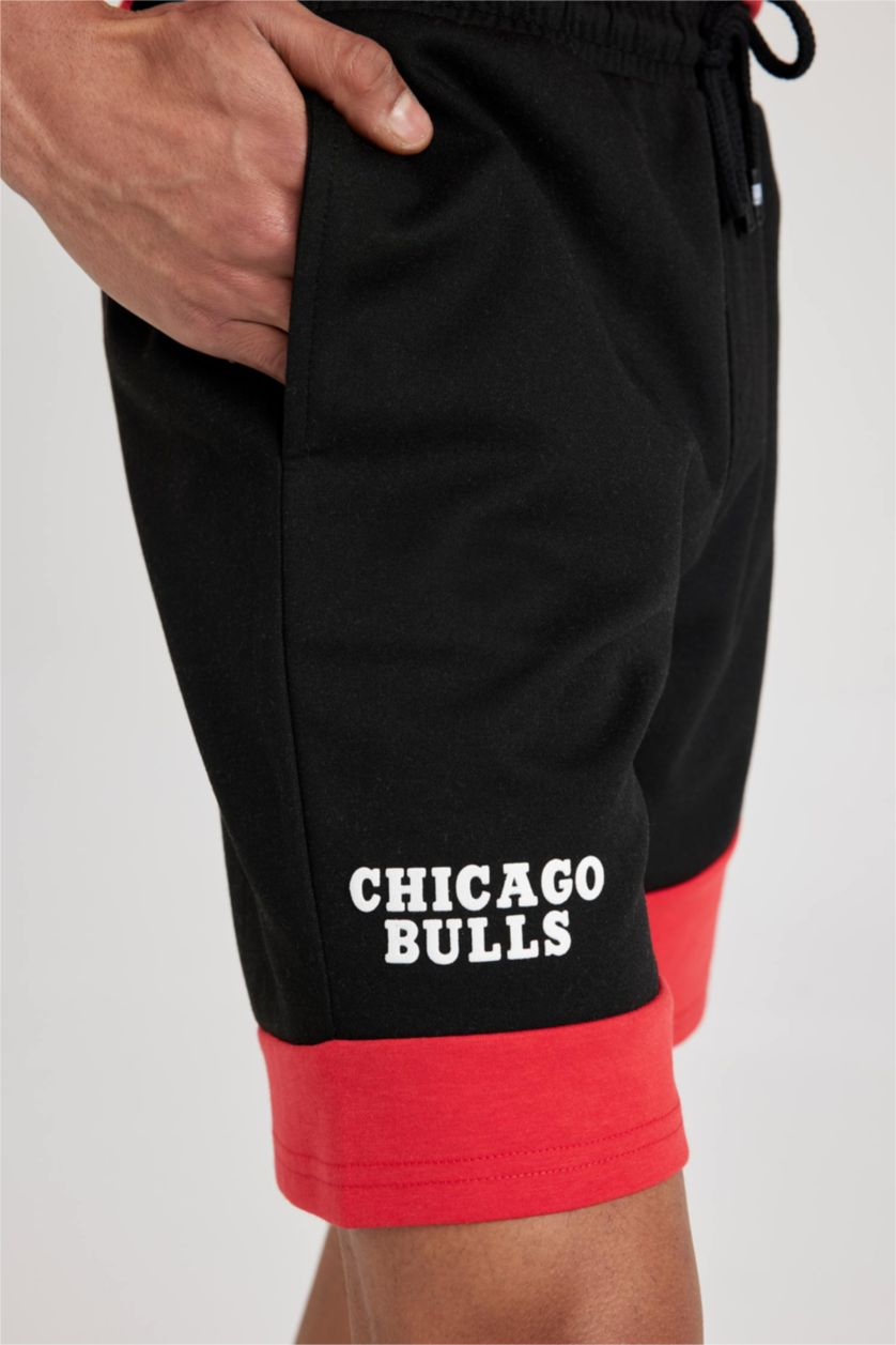 MAN Black Defacto Fit NBA Chicago Bulls Licensed Regular Fit Short Leg Shorts