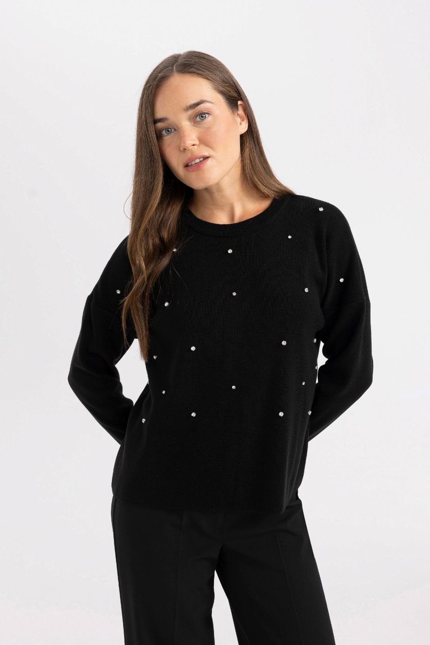 Kadın Siyah Regular Fit Bisiklet Yaka Taşlı Siyah Triko Kazak