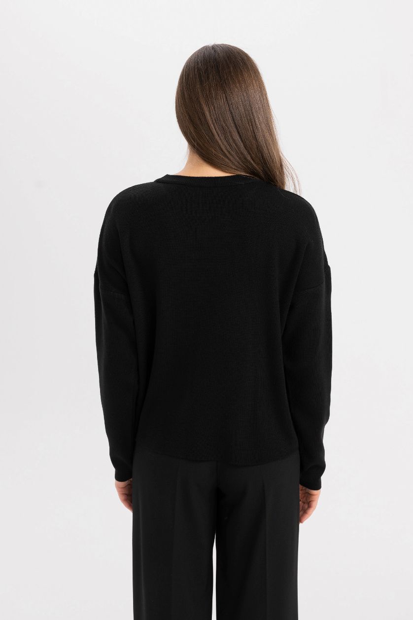 Kadın Siyah Regular Fit Bisiklet Yaka Taşlı Siyah Triko Kazak