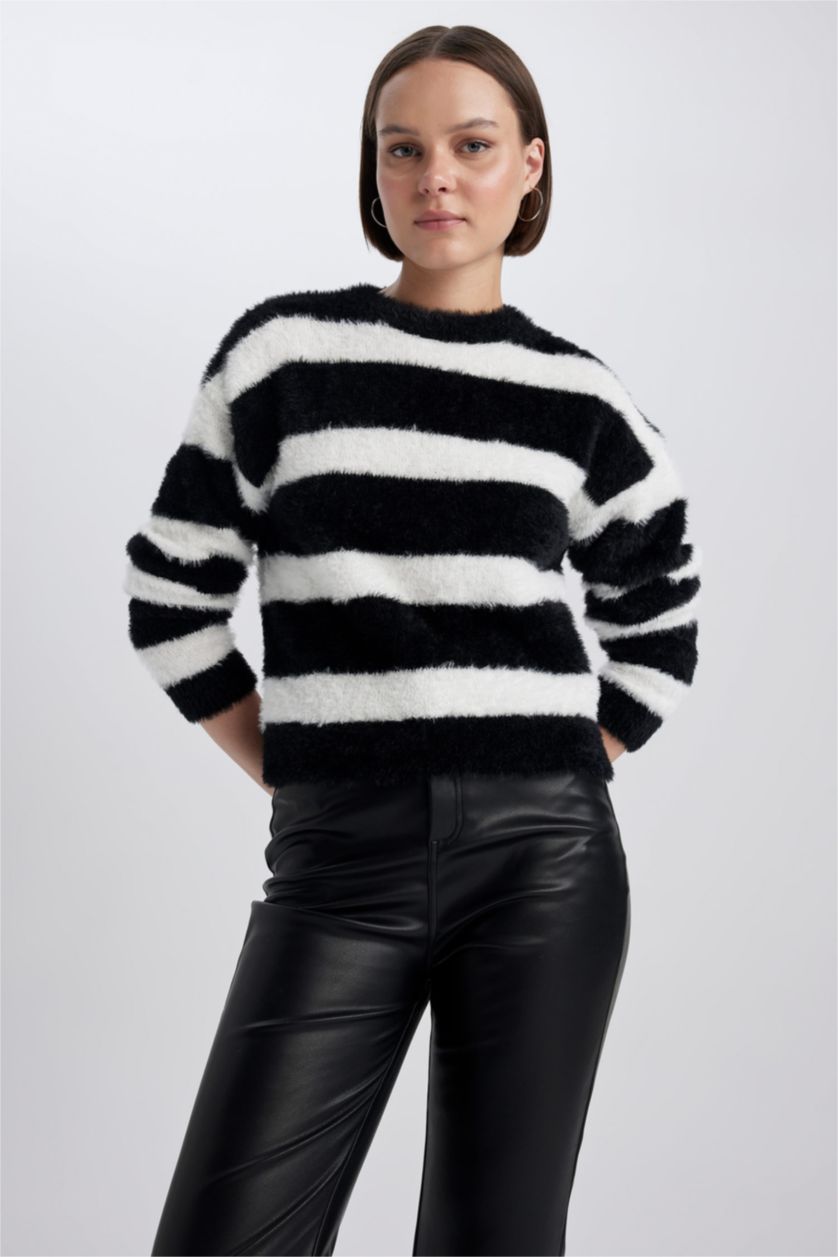 WOMAN Black Regular Fit Knitwear Pullover