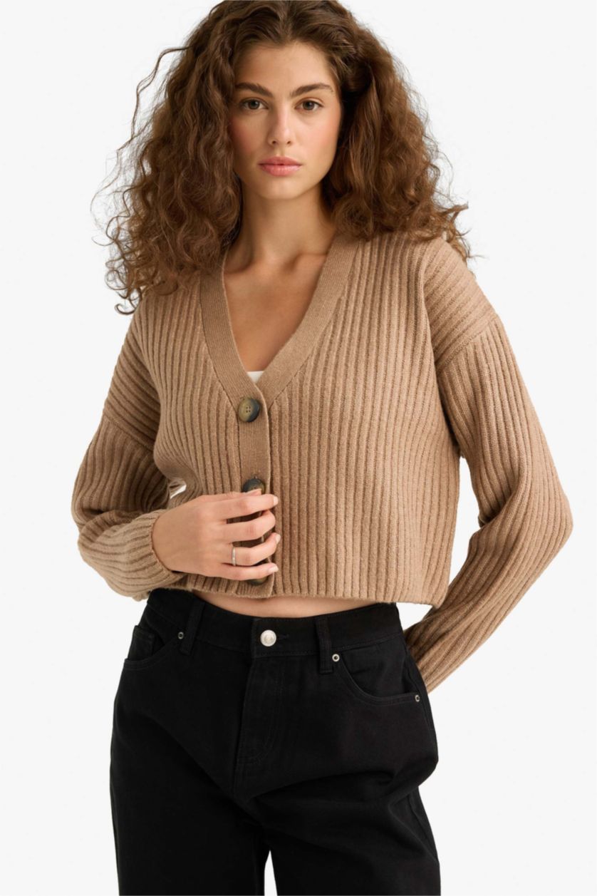 Kadın Bej Regular Fit V Yaka Düğmeli Triko Hırka